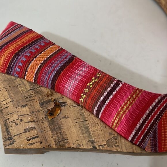 American Eagle Fiesta Pink Orange  Purple Peep Toe Wedge Shoes Size 9 - Picture 5 of 6